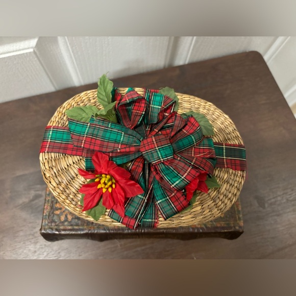 Vintage Woven Christmas Gift Box Basket With Lid Oval Red 6x5” Ribbon - Picture 8 of 10